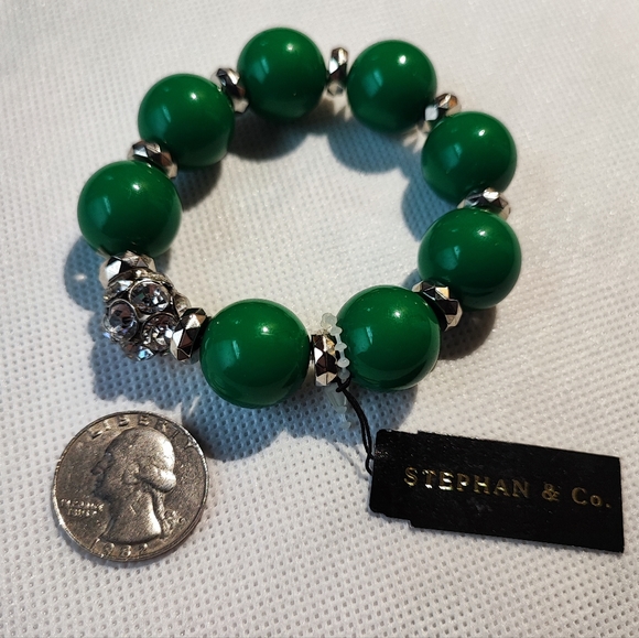 Stephan & Co Kelly Green Acrylic Round Bead Bracelet and Necklace Rhinestone Set - Picture 13 of 14